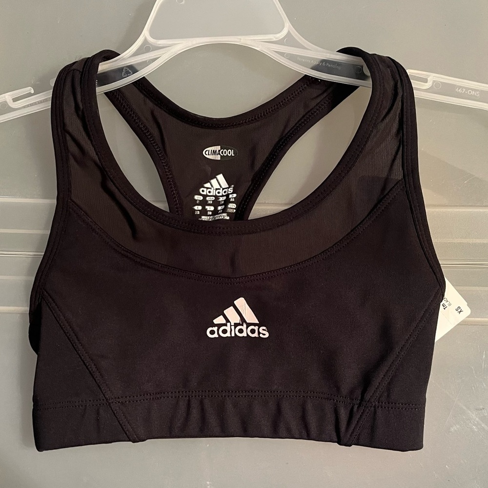NWT Adidas ClimaCool Sports Bra 
Size XSmall 
SEE PICTURES! Offers welcomed!!